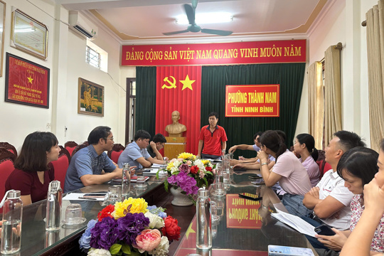 Hội nghị triển khai nhiệm vụ cụ thể cho toàn thể cán bộ, công chức của UBND phường Thành Nam trong việc tặng quà Tết độc lập cho Nhân dân trên địa bàn phường