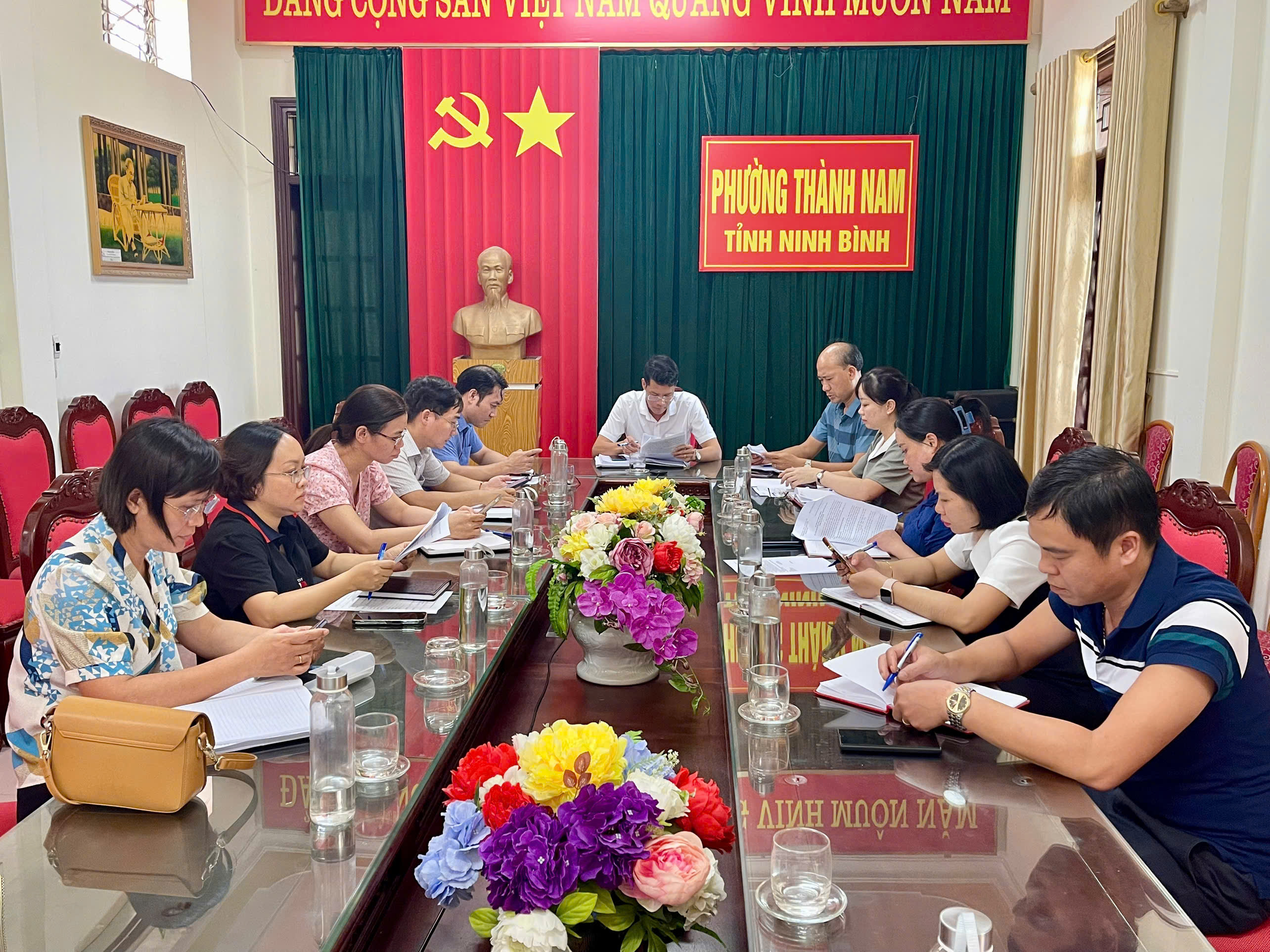 PHƯỜNG THÀNH NAM: TRIỂN KHAI CÔNG TÁC TUYÊN TRUYỀN, HẬU CẦN, KHÁNH TIẾT PHỤC VỤ ĐẠI HỘI ĐẠI BIỂU ĐẢNG BỘ PHƯỜNG LẦN THỨ I, NHIỆM KỲ 2025-2030